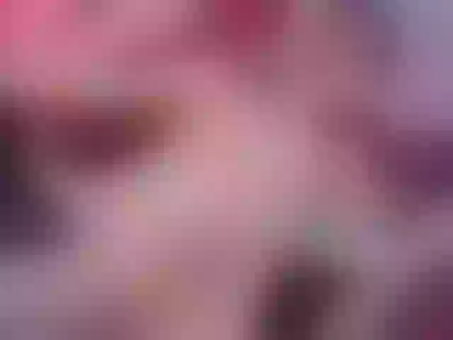 Live sex webcam photo for Megansweett1 #292147578