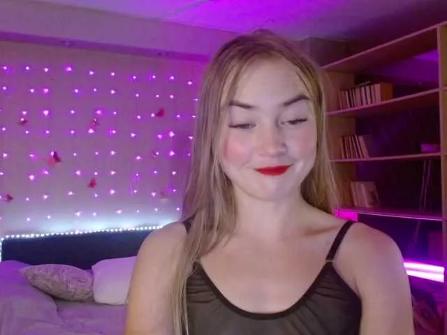 Live sex webcam photo for MeggyWaiss #275581366