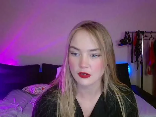 Live sex webcam photo for MeggyWaiss #275662066