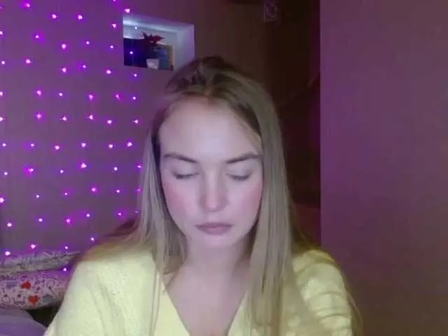 Live sex webcam photo for MeggyWaiss #275782096