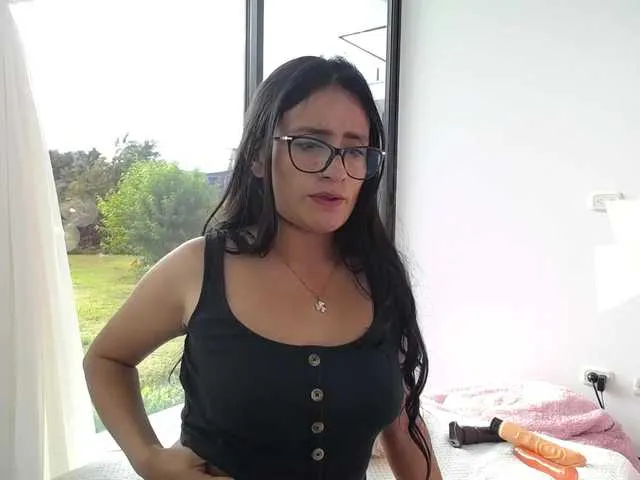 Live sex webcam photo for Meghan22 #288035614