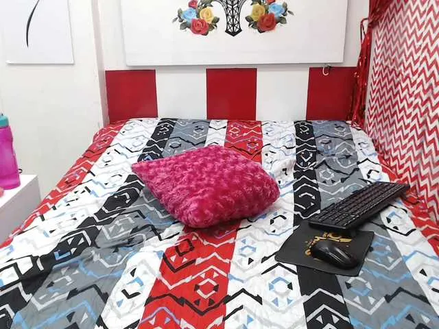 Live sex webcam photo for MeghanBratz #273413105