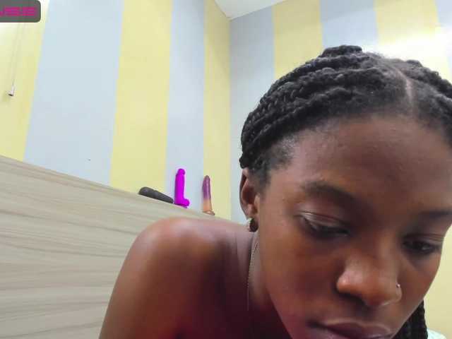 Live sex webcam photo for MeghanFoxy #276039313