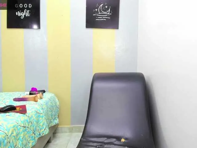 Live sex webcam photo for MeghanFoxy #276073823