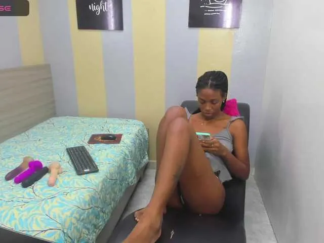 Live sex webcam photo for MeghanFoxy #276101434