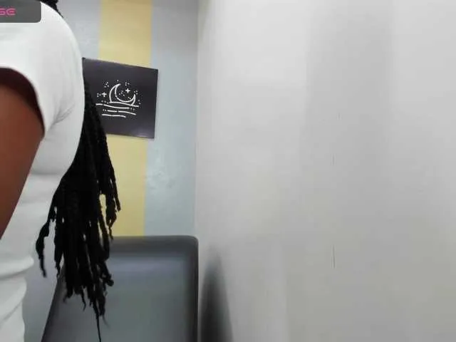 Live sex webcam photo for MeghanFoxy #276199441