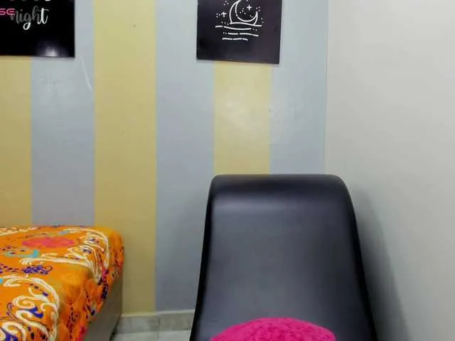 Live sex webcam photo for MeghanFoxy #276227675