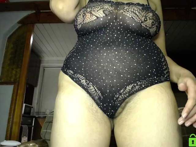 Live sex webcam photo for Mel-Bee #272374912
