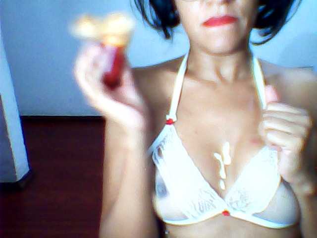 Live sex webcam photo for Mel-morena #277073352