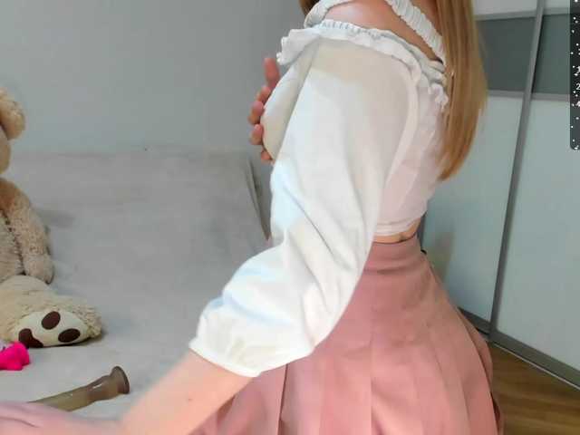 Live sex webcam photo for MelMooon #290016869