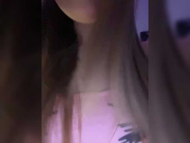 Live sex webcam photo for MelMooon #290741827