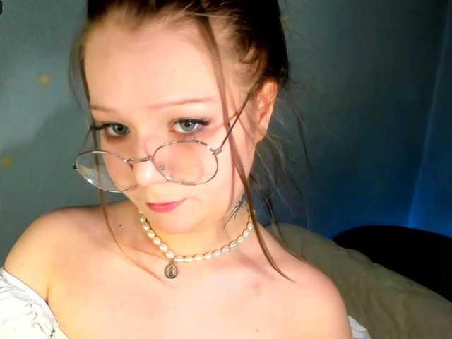 Live sex webcam photo for MelMooon #291221198