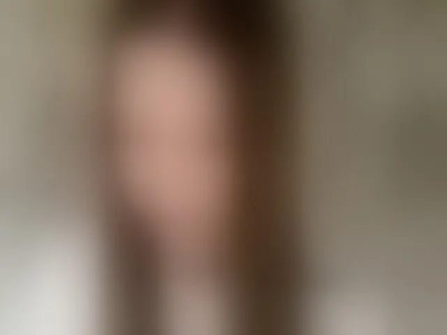 Live sex webcam photo for MelMooon #293620492