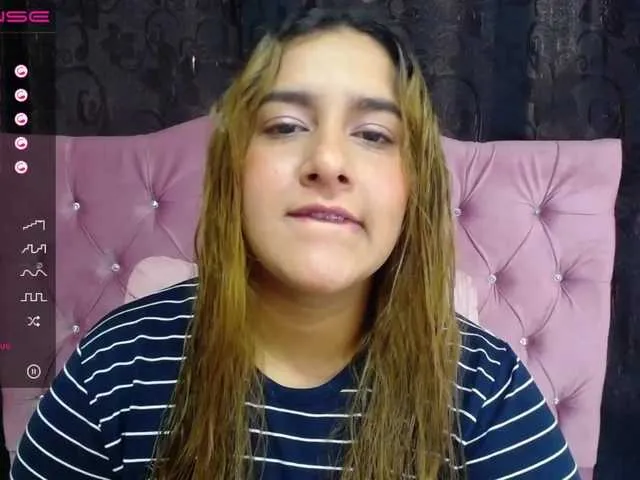 Live sex webcam photo for MelaniRice #271774679
