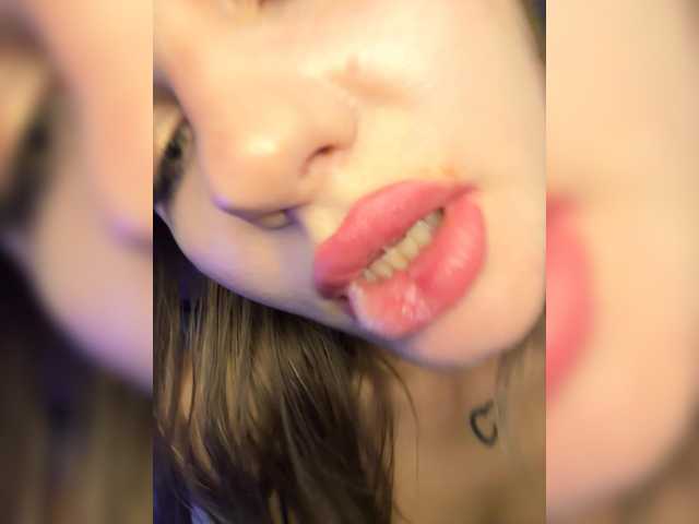 Live sex webcam photo for Melaniamyr #292085836