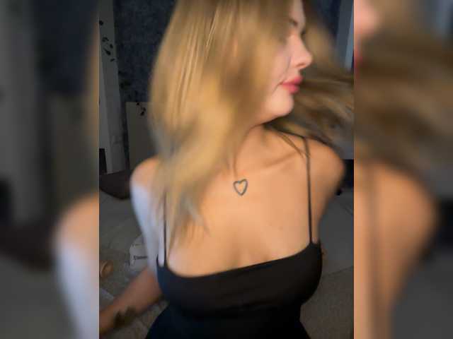 Live sex webcam photo for Melaniamyr #292173690