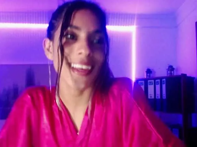 Live sex webcam photo for Melaniananatz #273123174