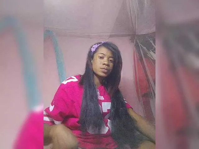 Live sex webcam photo for Melanie94 #292043047