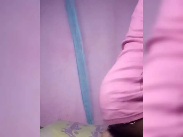 Live sex webcam photo for Melanie94 #292097014