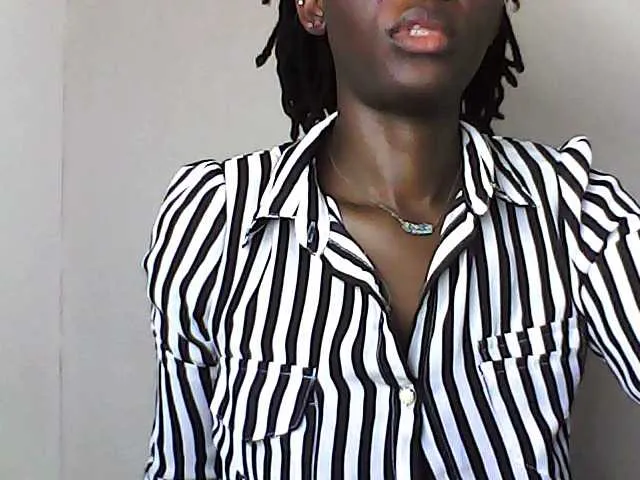 Live sex webcam photo for Melaniegoddess #291672776