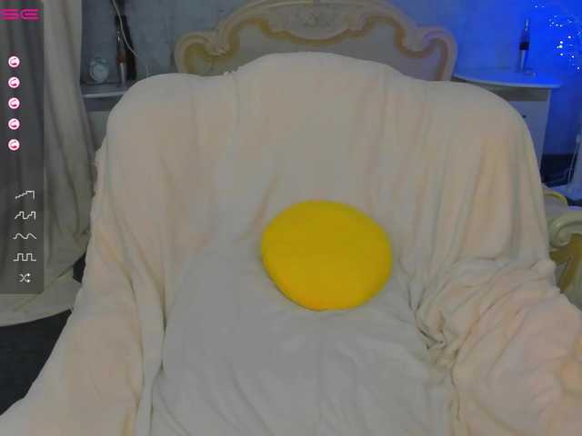 Live sex webcam photo for Melaniehill #273490141