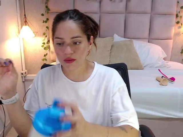 Live sex webcam photo for Melanny-gil #291085076