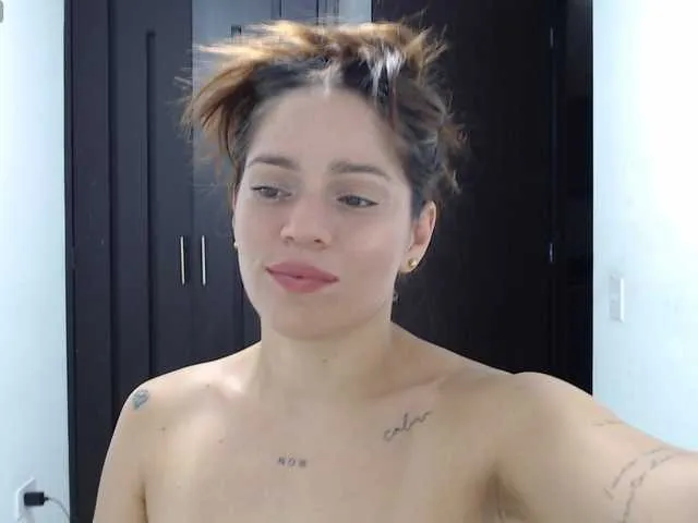 Live sex webcam photo for Melanny-gil #291565775