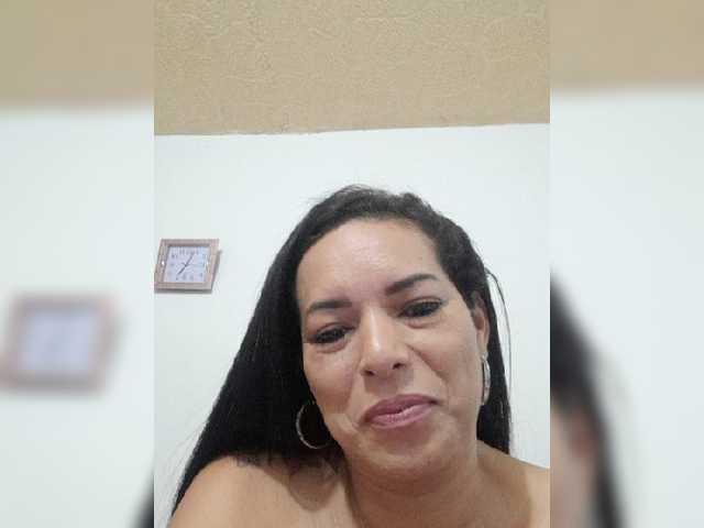 Live sex webcam photo for Melanyfernandez #277105244