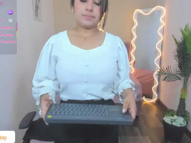 Live sex webcam photo for Melie-tay #290506168