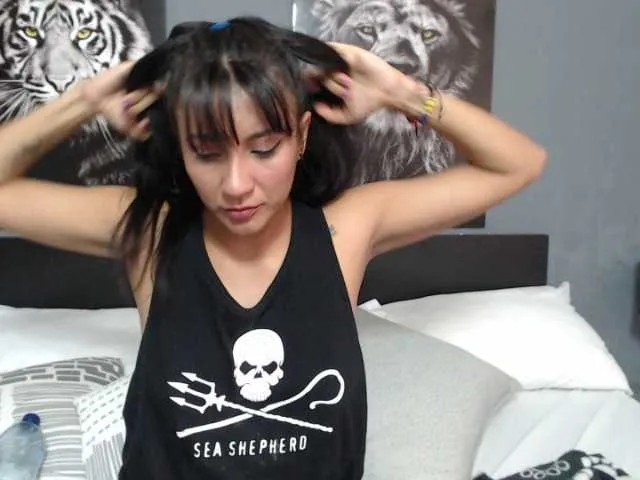Live sex webcam photo for MelinaStone #276475784