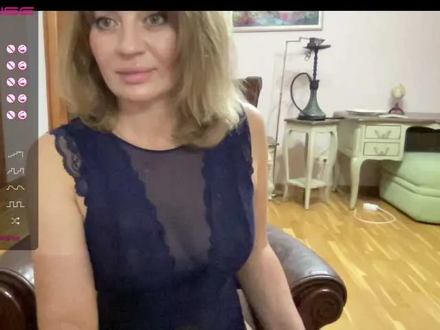 Live sex webcam photo for MelisaRain #273722891
