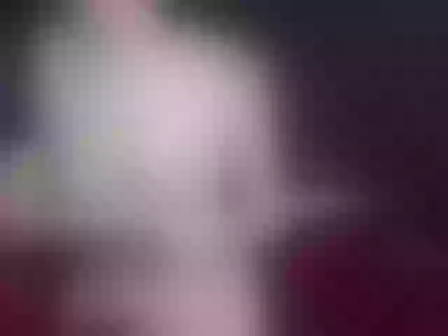 Live sex webcam photo for MelissaKent #273412428