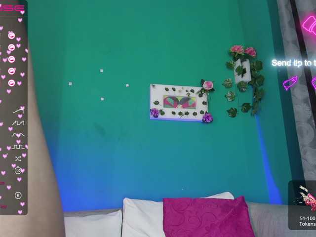 Live sex webcam photo for MelissaLovex #275503880