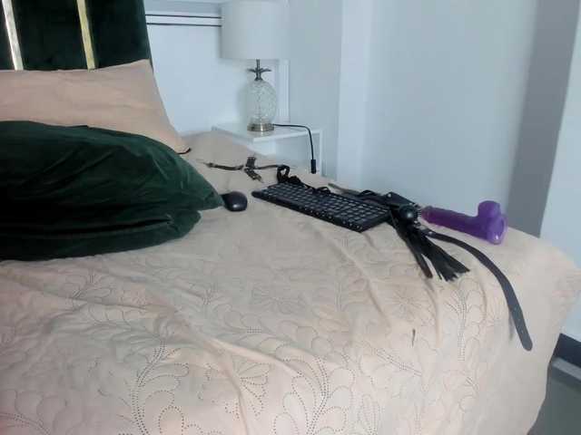 Live sex webcam photo for MelissaYasinn #277540253