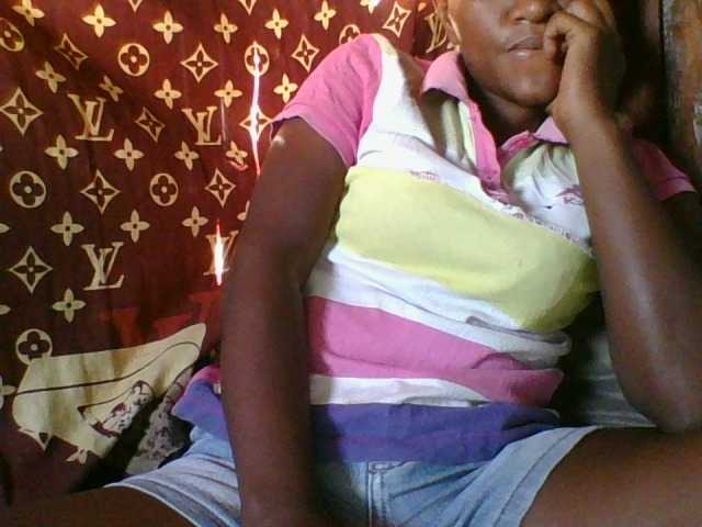 Live sex webcam photo for Melissah1 #290875810