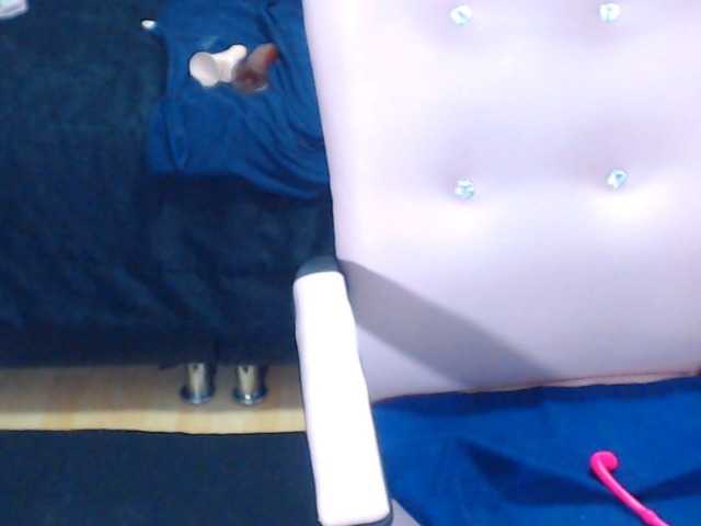 Live sex webcam photo for Melissaw1216 #275597214