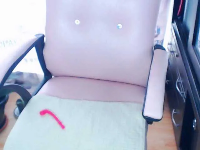 Live sex webcam photo for Melissaw1216 #275698145