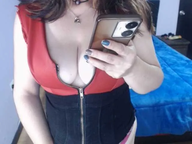 Live sex webcam photo for Melissaw1216 #291608922