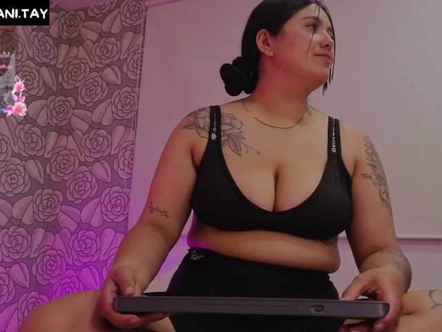 Live sex webcam photo for Mellani-tay #291978667