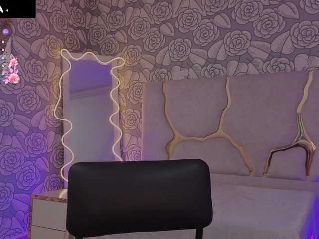 Live sex webcam photo for Mellani-tay #291985121