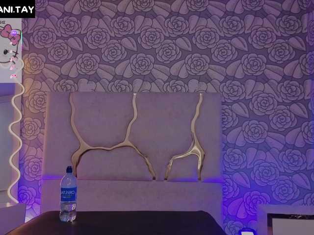 Live sex webcam photo for Mellani-tay #292218885