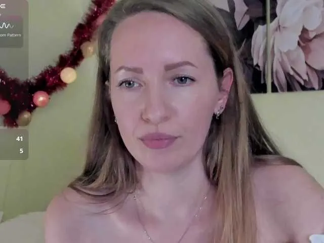 Live sex webcam photo for Melodey #290467439