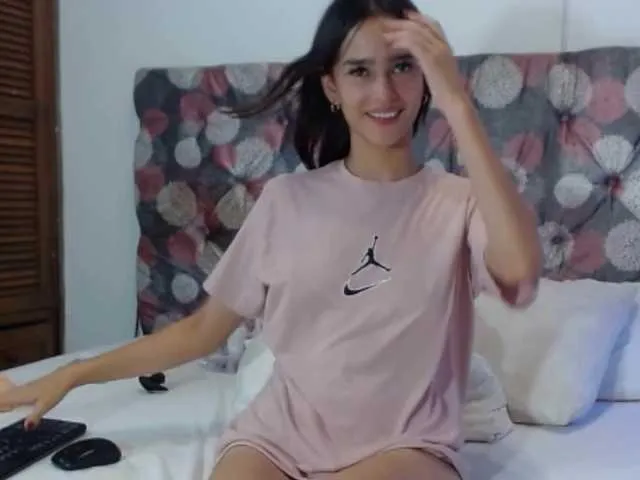 Live sex webcam photo for Melody-Mansson #293982103