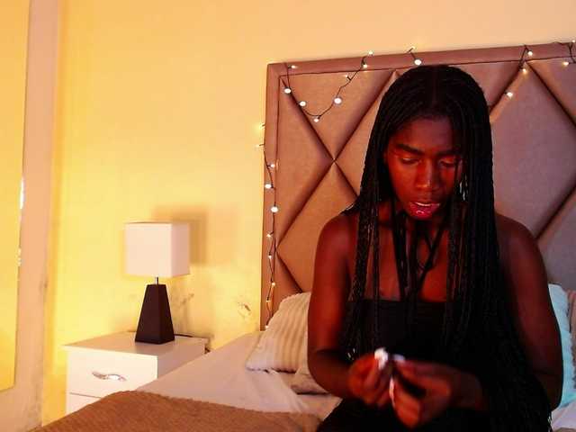 Live sex webcam photo for Melody-Smith #271927258