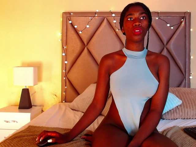 Live sex webcam photo for Melody-Smith #271972968