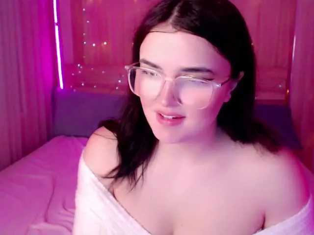 Live sex webcam photo for MelodyGreen #275630785