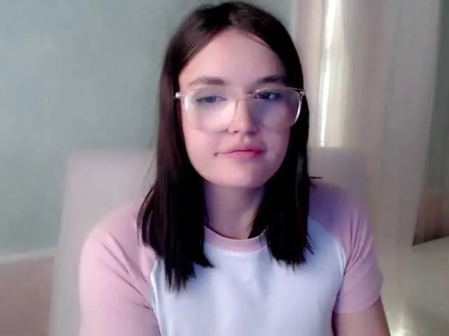 Live sex webcam photo for MelodyGreen #275713082