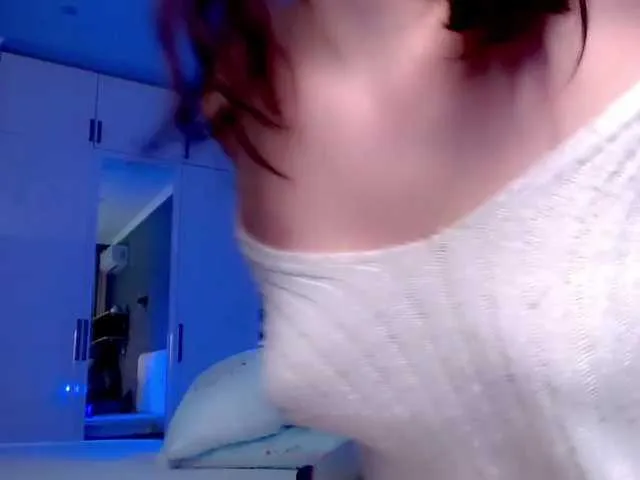 Live sex webcam photo for MelodyGreen #276708620