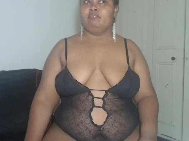 Live sex webcam photo for MelodyHall #291338758