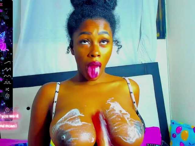 Live sex webcam photo for Melodybony #276527641